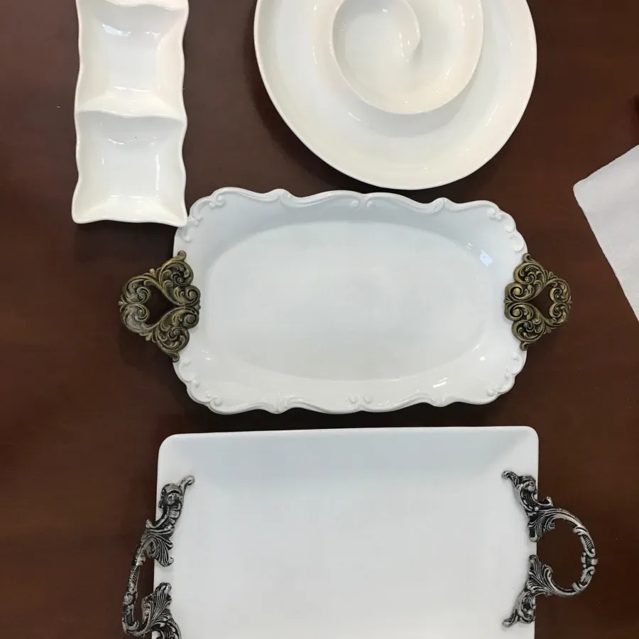 ظروف پذیرایی سفید