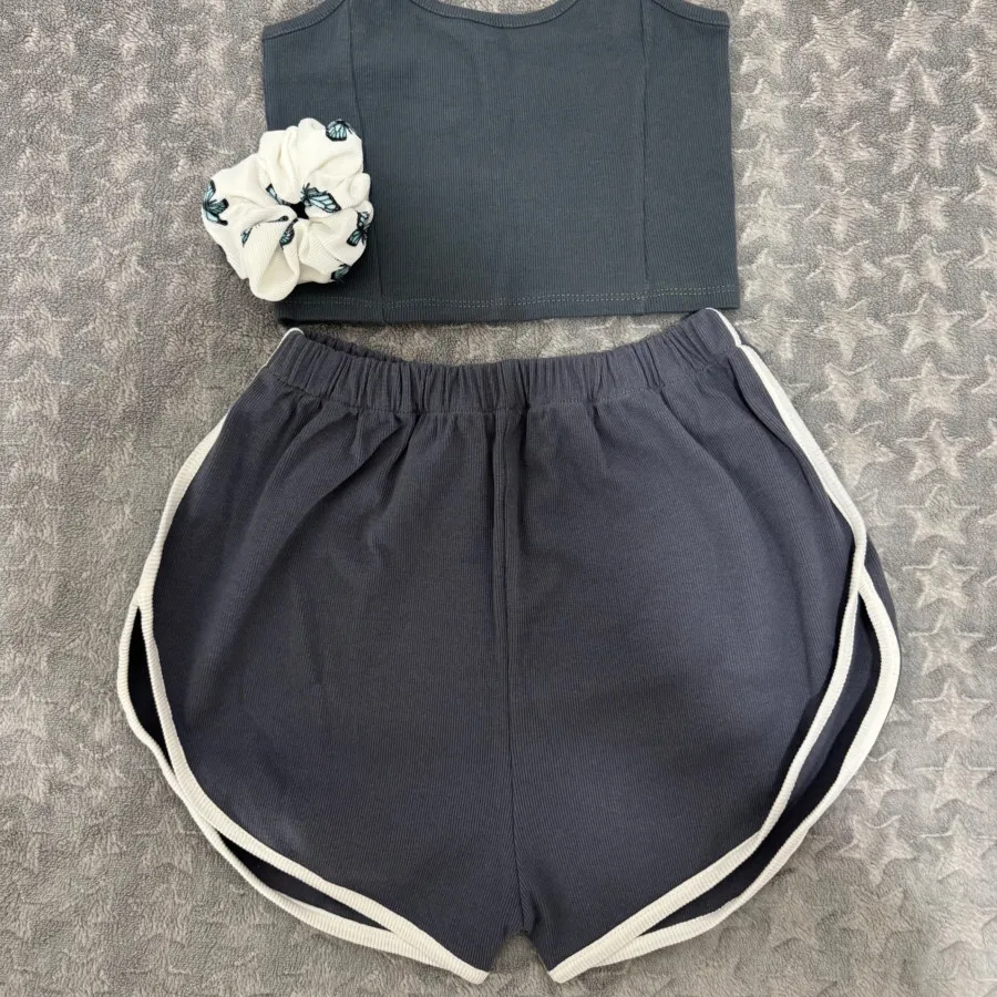 ست کراپ و شلوارک