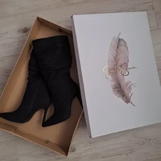 بوت مشکی جیر?