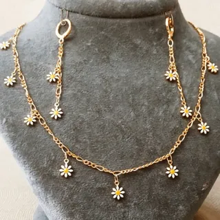 نیم ست زیبای بابونه