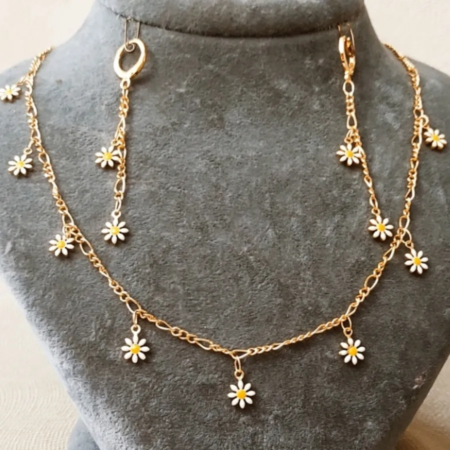 نیم ست زیبای بابونه