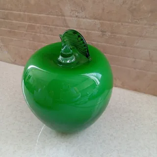 سیب شیشه ای