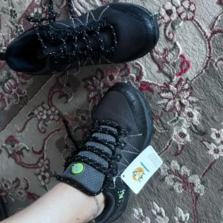 کفش کتونی مرل