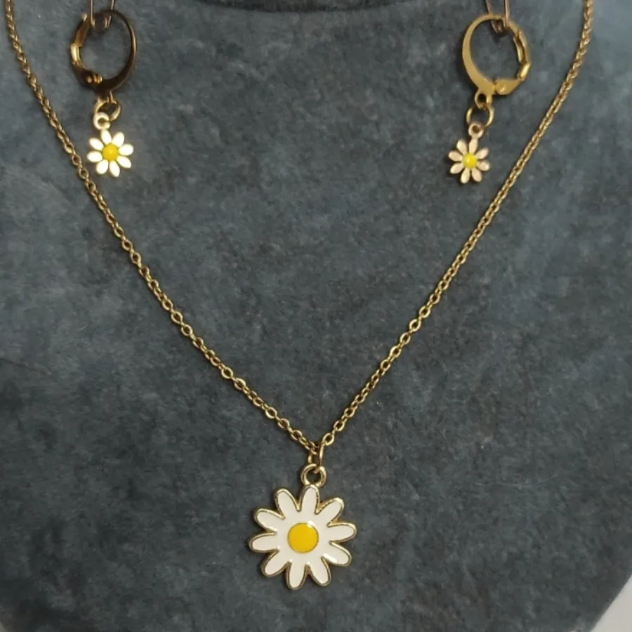 نیم ست زیبای بابونه