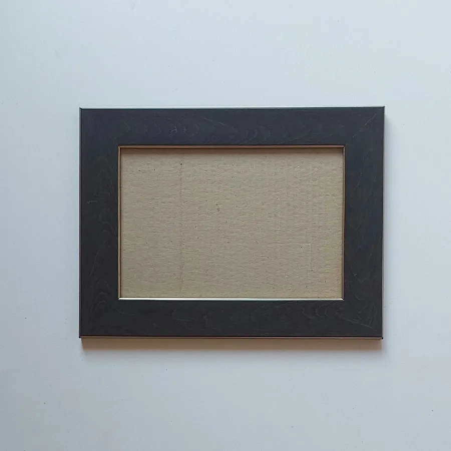 قاب عکس قهوه ای تیره