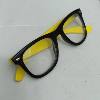 عینک در حد نو