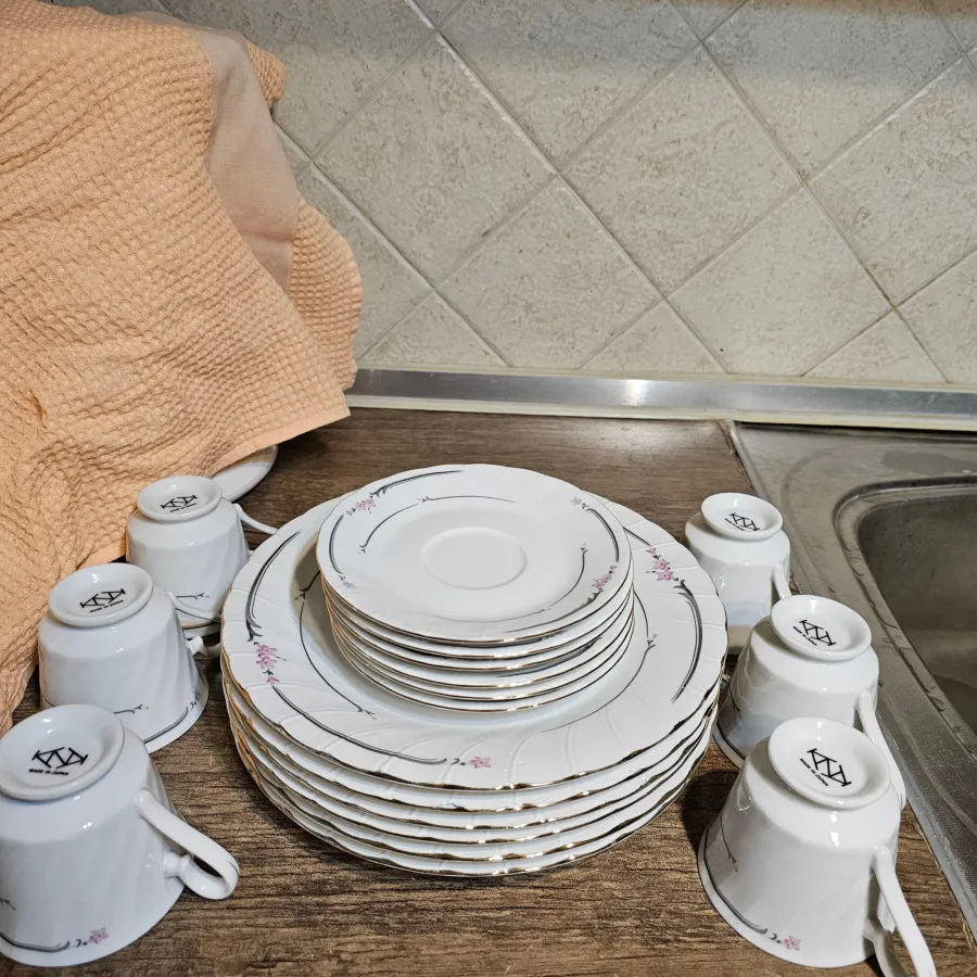 ست فنجان و بشقاب