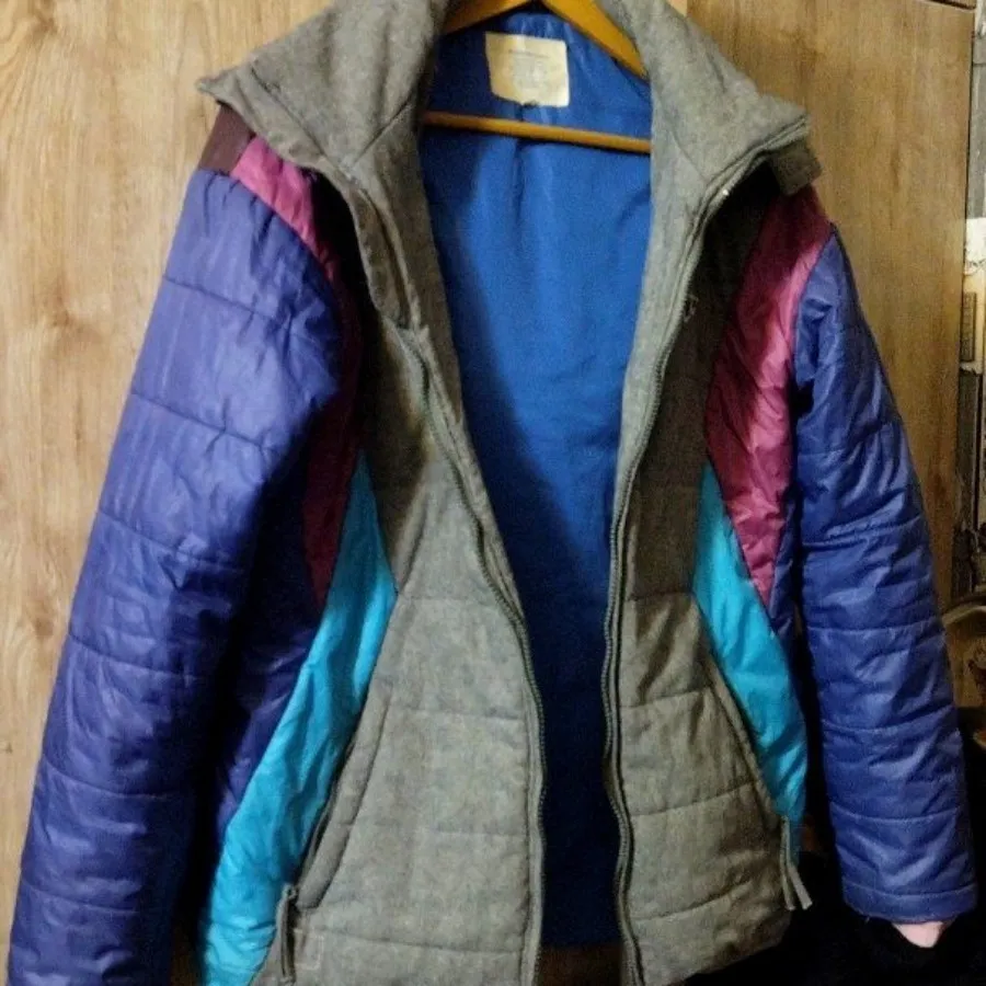 کاپشن آمریکایی
 حرفه ای