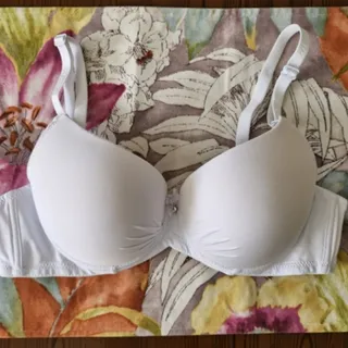 سوتین اسفنجی