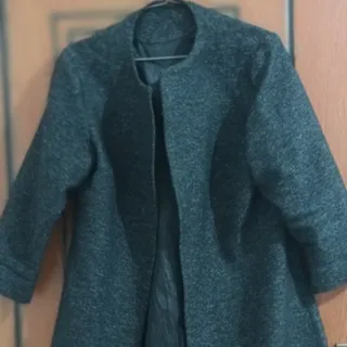 کت پاییزه کوتاه روی زانو