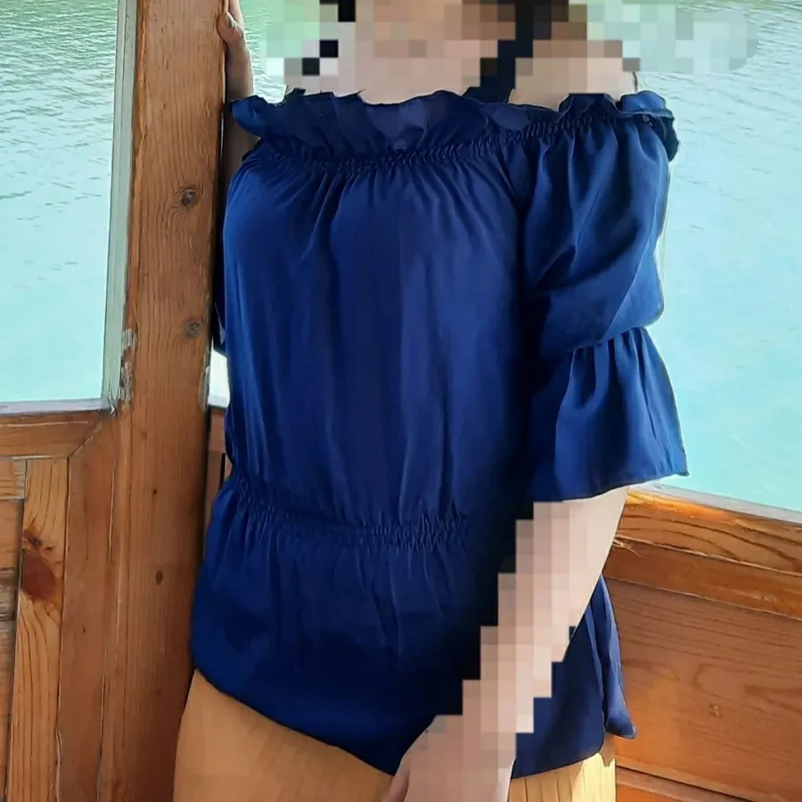 شومیز یقه قایقی