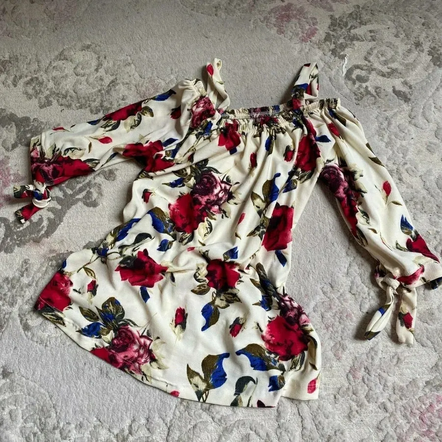 شومیز یقه قایقی