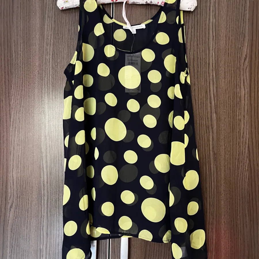 تاپ سورمه‌ای زرد دنیل رین