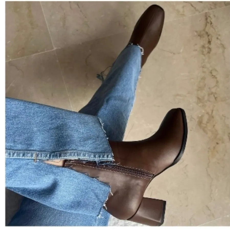 بوت قهوه ای