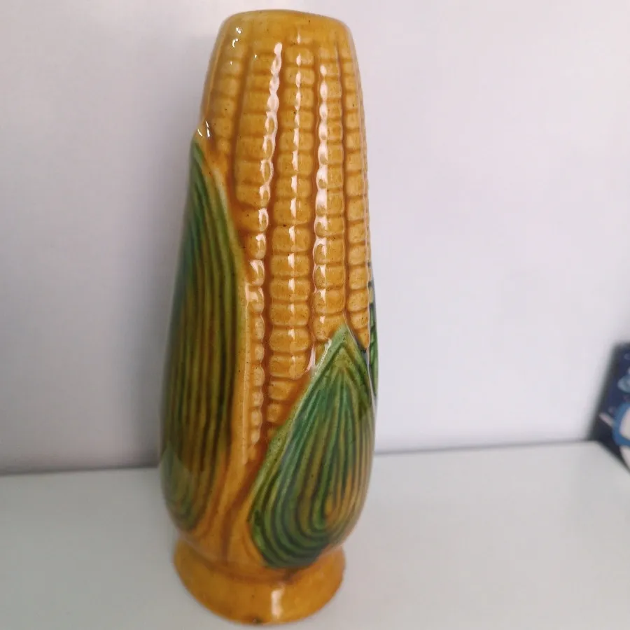 گلدان دکوری بسیارقدیمی