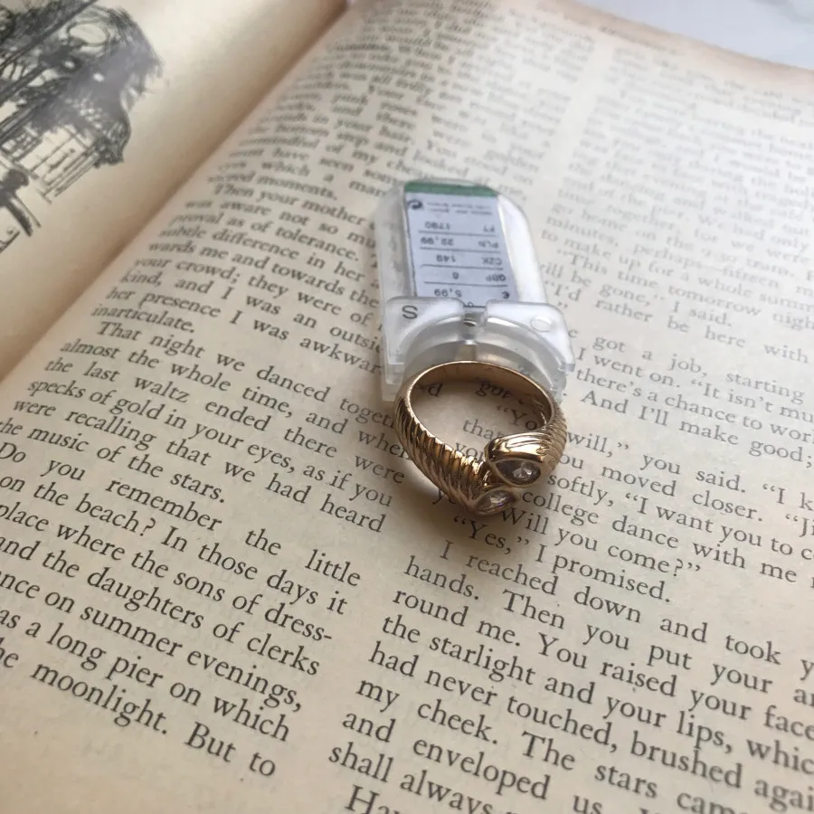 انگشتر سواروسکیی