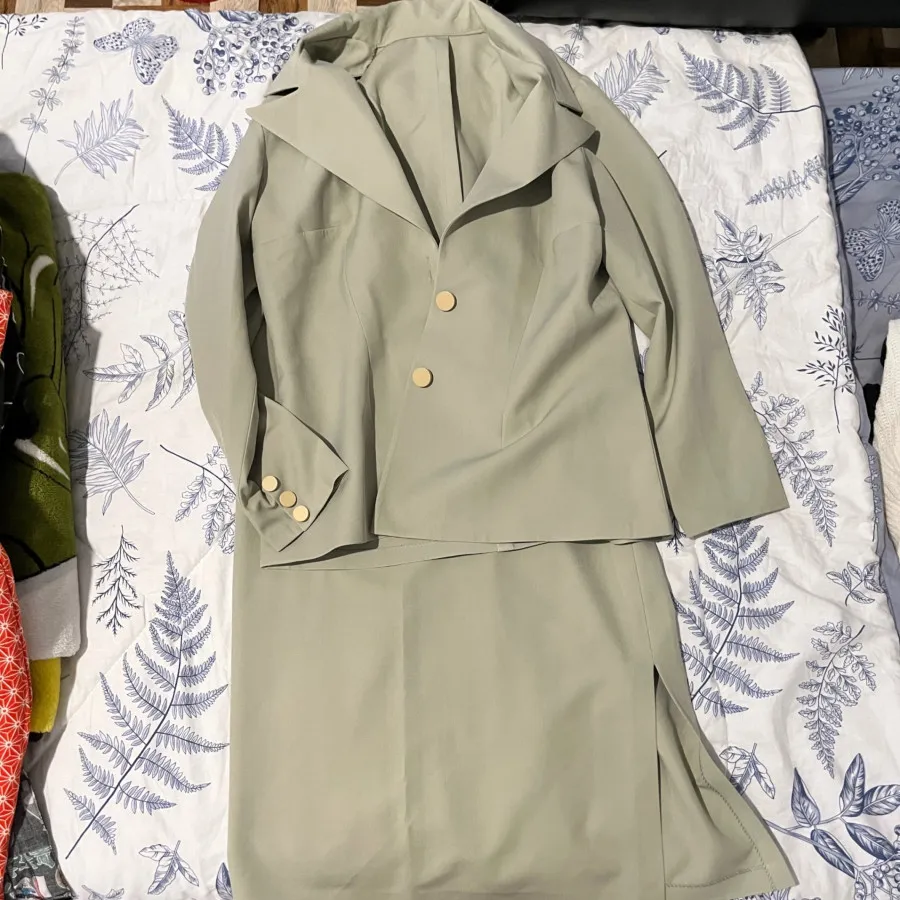 کت دامن سبز صدری