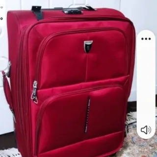 چمدان قرمز بزرگ