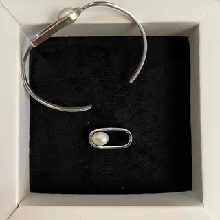 دستبند و انگشتر