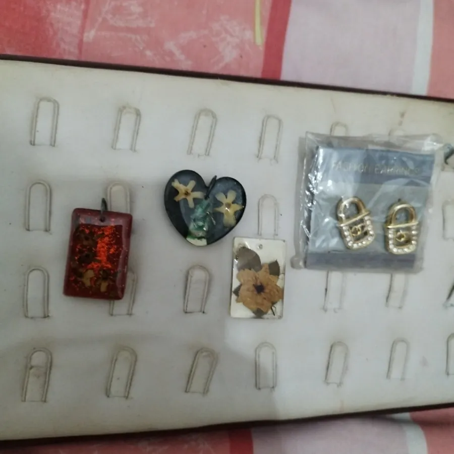 پلاک رزین و گوشواره