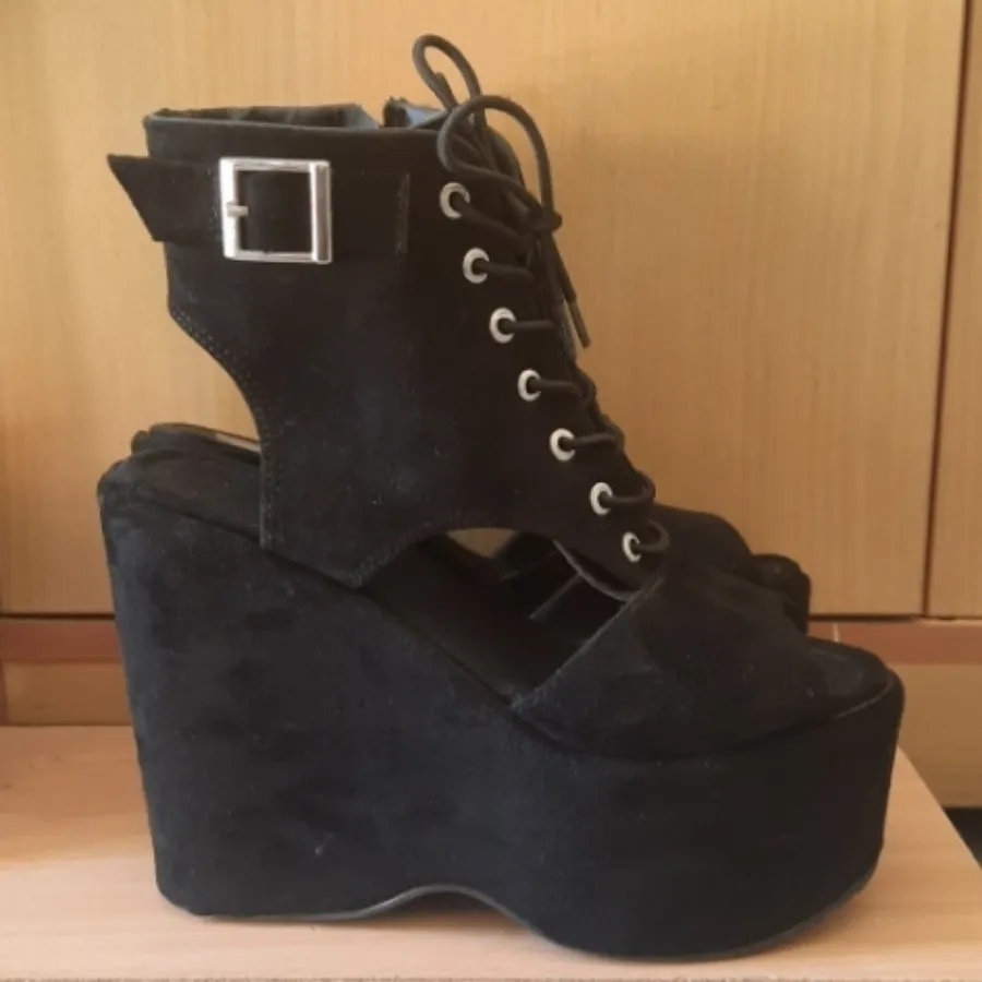 کفش مخمل لژدار