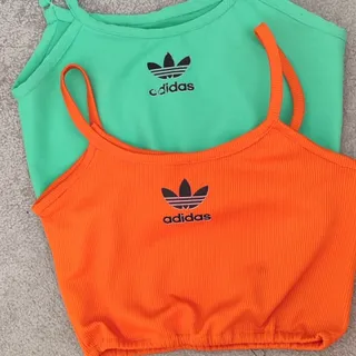 نیم تنه وشورتک ورزشی