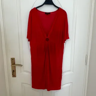 پیراهن قرمز خارجی