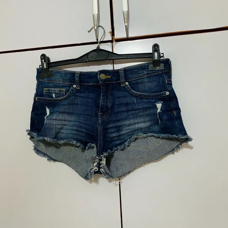 دوتا شلوارک لی