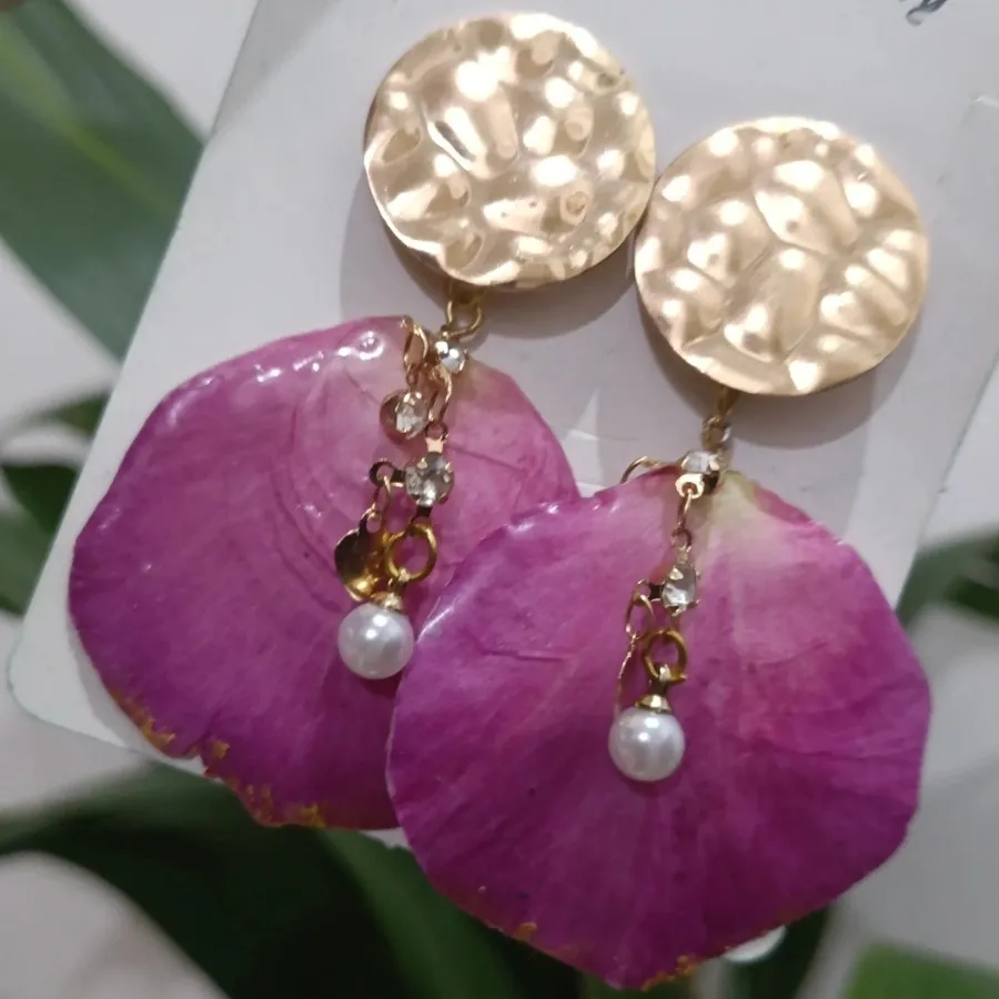 گردنبند و گوشواره رزینی