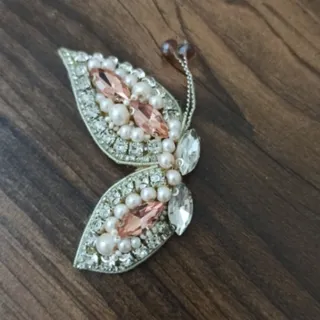 سنجاق سینه جواهردوزی