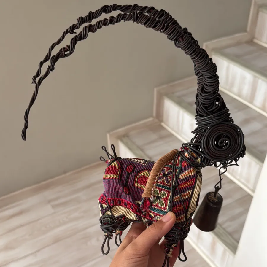 مجسمه بز فلزی کار دست