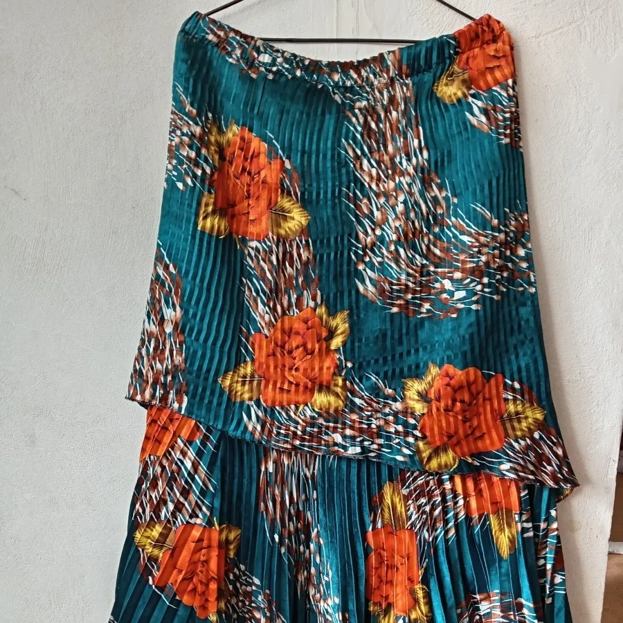 دامن پلیسه ای