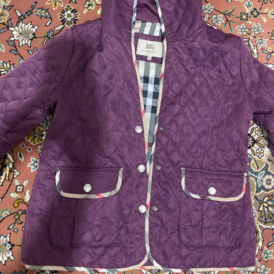 کاپشن کلاهدار