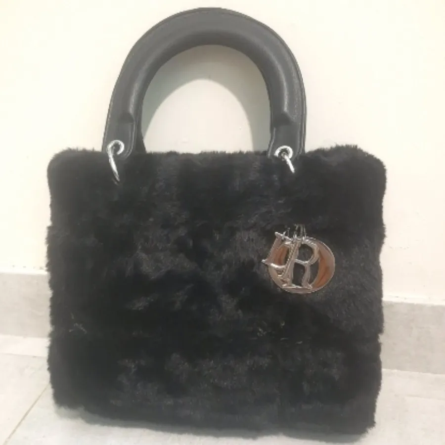 کیف خز دیور