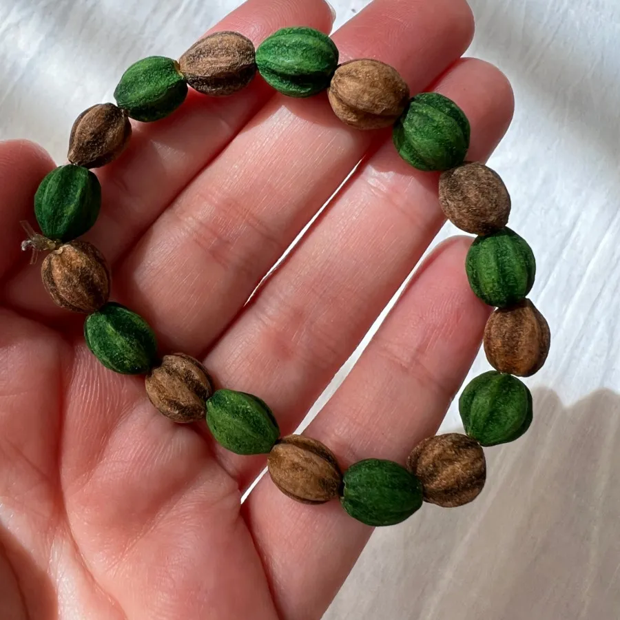 دستبند طبیعی