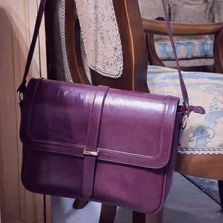 کیف زرشکی سیدا