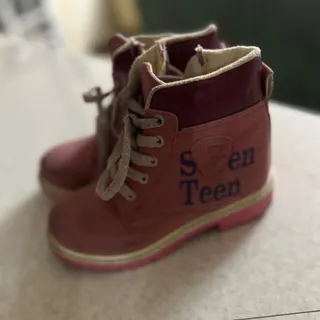 بوت برند دخترانه