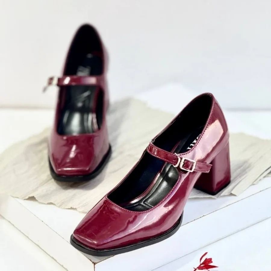 کفش پاشنه دار زنانه شیک