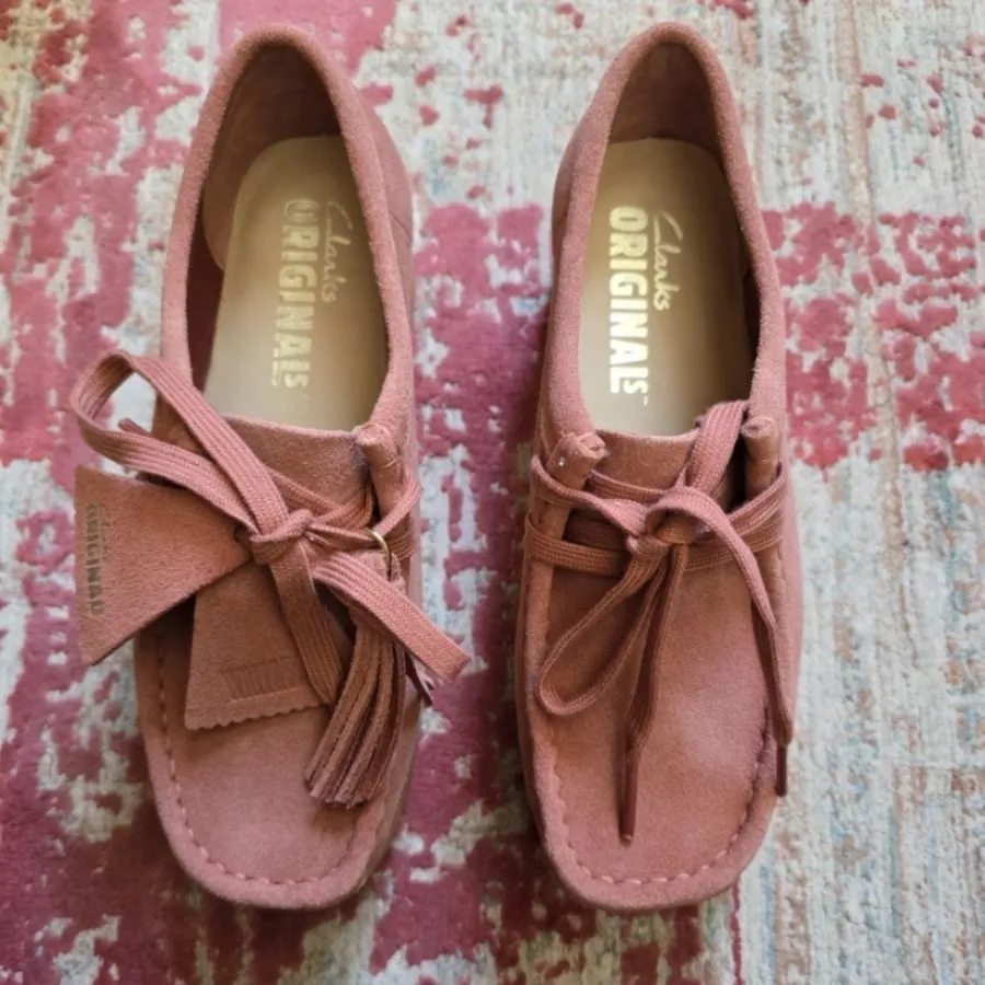 کفش کلارکس صورتی