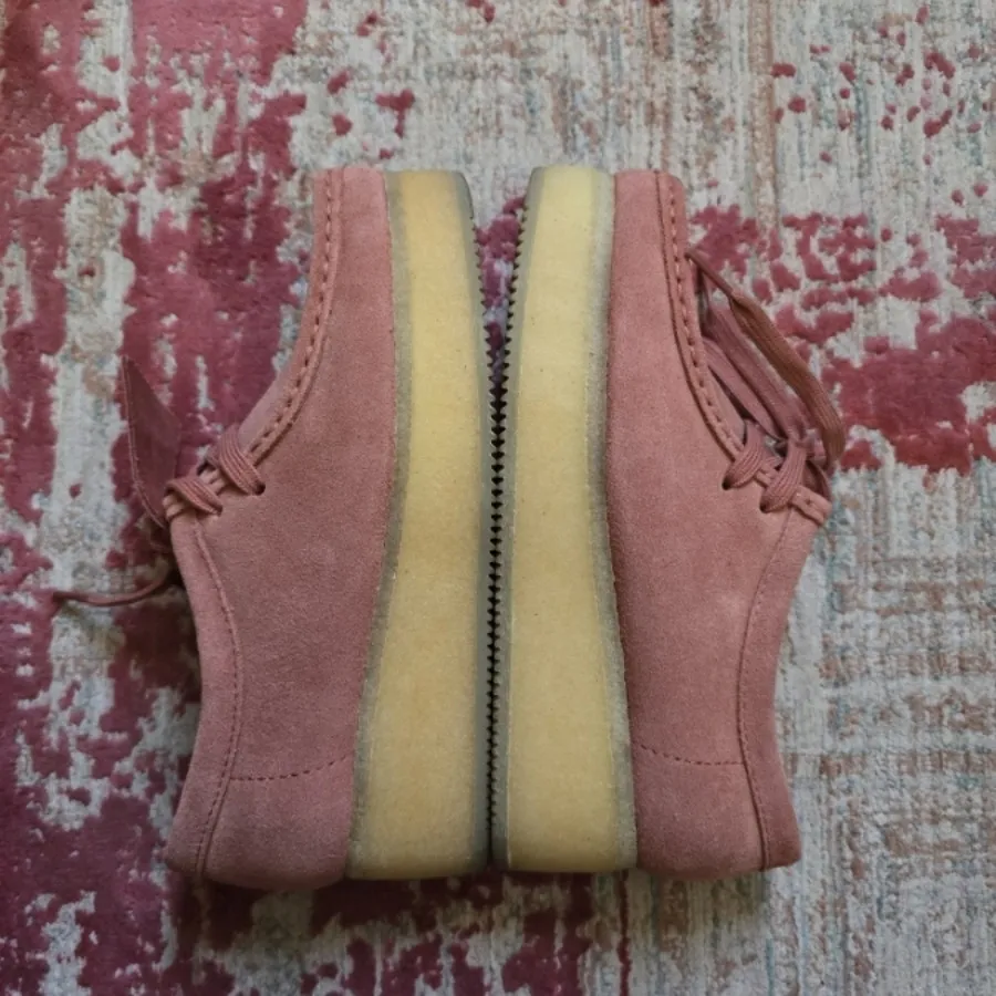 کفش کلارکس صورتی