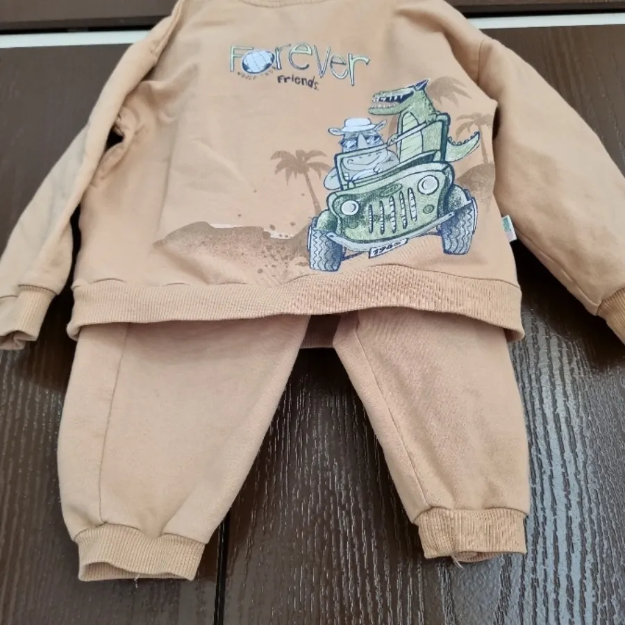 بلوز و شلوار بچگانه