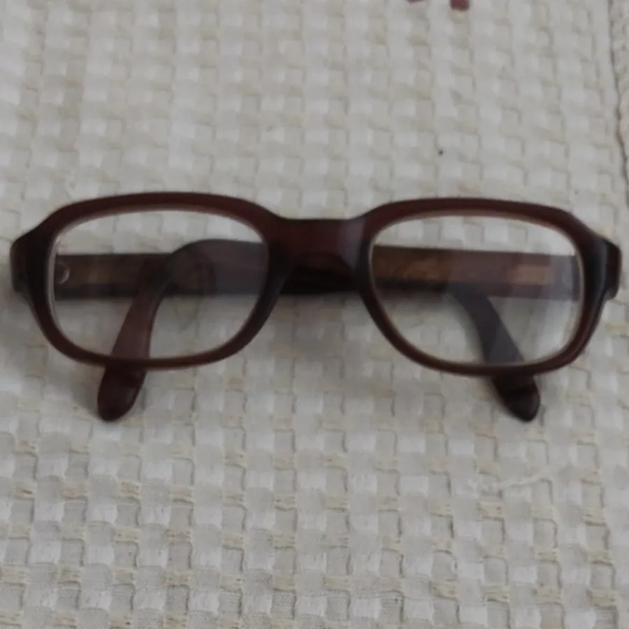 عینک طبی کارکرده