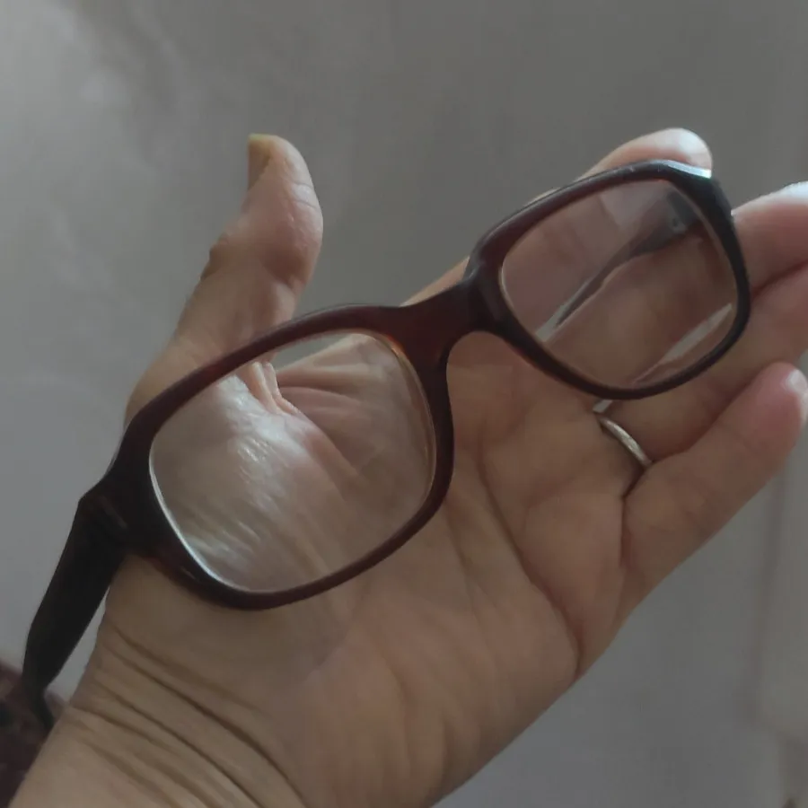عینک طبی کارکرده