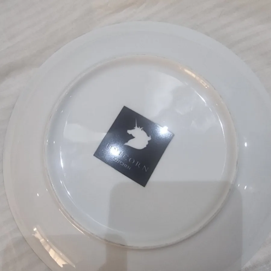 بشقاب و پیش دستی