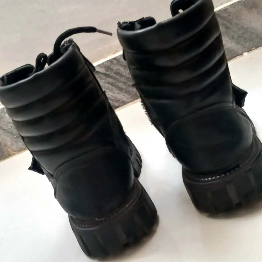 بوت دخترانه