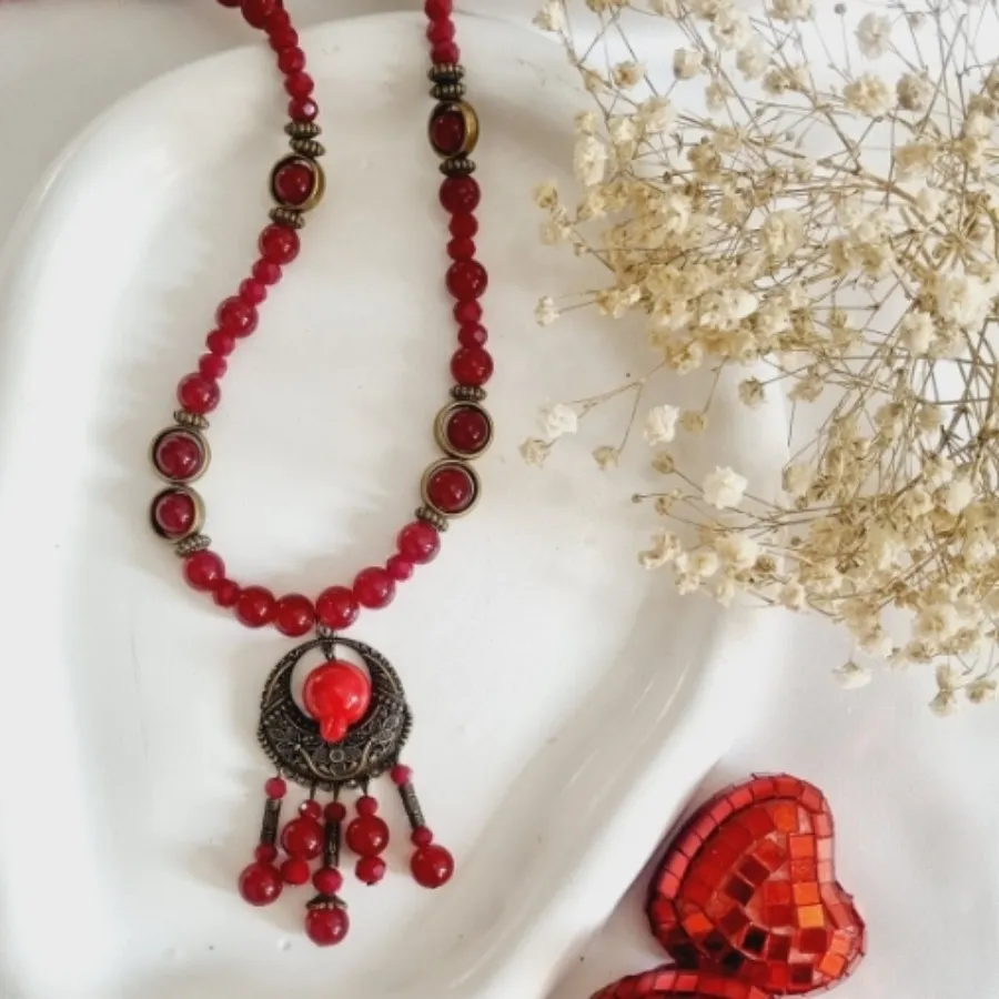 گردنبند و دستبند یلدایی