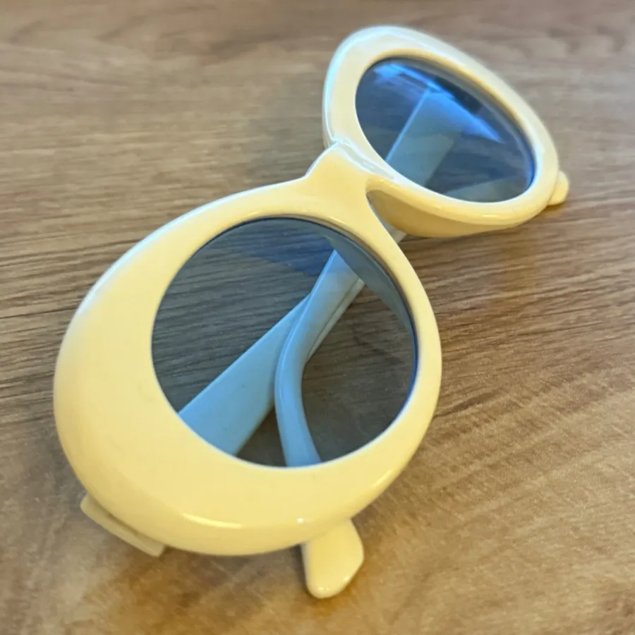 عینک آفتابی سفید