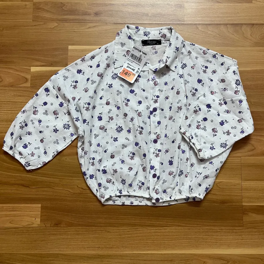 کراپ شومیز گل دار