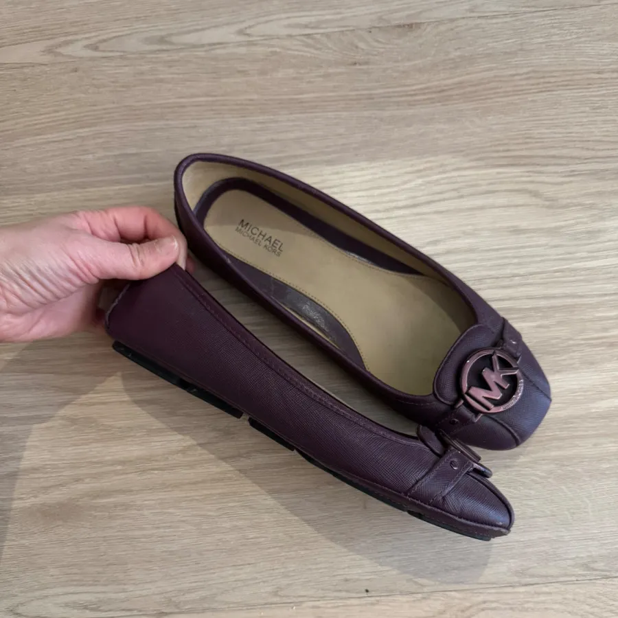 کفش بنفش مایکل کورس