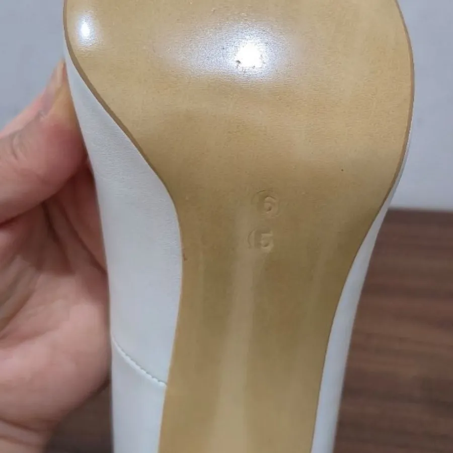 کفش سفید عروس